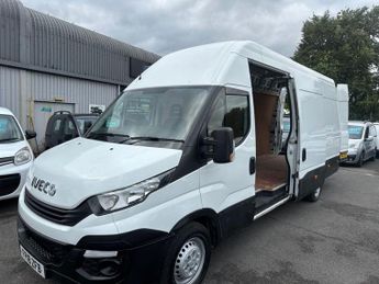 Iveco Daily 2.3 TD 14V 35S 3520L Panel Van 5dr Diesel Manual L2 H3 (136 bhp)