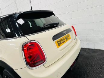 MINI HATCH 1.5 Cooper Hatchback 5dr Petrol Manual Euro 6 (s/s) (136 ps)