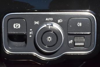 MERCEDES-BENZ A-CLASS 2.0 A220d AMG Line Hatchback 5dr Diesel 8G-DCT Euro 6 (s/s) (190