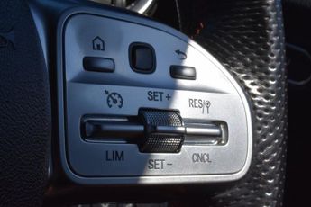 MERCEDES-BENZ A-CLASS 2.0 A220d AMG Line Hatchback 5dr Diesel 8G-DCT Euro 6 (s/s) (190