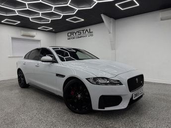 Jaguar XF 3.0 V6 S Saloon 4dr Petrol Auto Euro 6 (s/s) (380 ps)