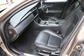 JAGUAR XF 2.0d R-Sport Saloon 4dr Diesel Auto Euro 6 (s/s) (180 ps)
