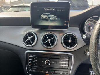 MERCEDES-BENZ GLA 2.1 GLA220d AMG Line (Executive) SUV 5dr Diesel 7G-DCT 4MATIC Eu