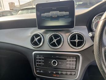 MERCEDES-BENZ GLA 2.1 GLA220d AMG Line (Executive) SUV 5dr Diesel 7G-DCT 4MATIC Eu