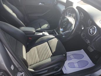 MERCEDES-BENZ GLA 2.1 GLA220d AMG Line (Executive) SUV 5dr Diesel 7G-DCT 4MATIC Eu