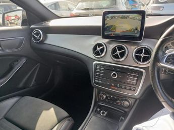 MERCEDES-BENZ GLA 2.1 GLA220d AMG Line (Executive) SUV 5dr Diesel 7G-DCT 4MATIC Eu