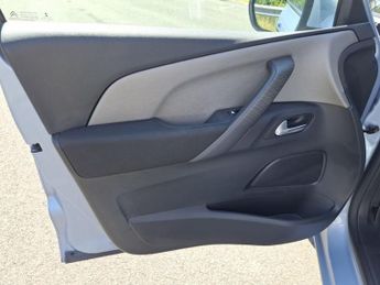 CITROEN C4 PICASSO 1.6 e-HDi Exclusive MPV 5dr Diesel ETG6 Euro 5 (s/s) (115 ps)