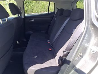 NISSAN LEAF 30kWh Acenta Hatchback 5dr Electric Auto (109 bhp)