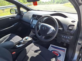 NISSAN LEAF 30kWh Acenta Hatchback 5dr Electric Auto (109 bhp)