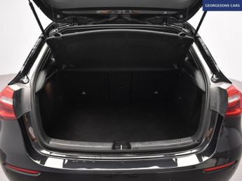 MERCEDES-BENZ A-CLASS 1.5 A180d SE (Executive) Hatchback 5dr Diesel 7G-DCT Euro 6 (s/s