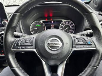 NISSAN JUKE 1.0 DIG-T Tekna+ SUV 5dr Petrol DCT Auto Euro 6 (s/s) (114 ps)
