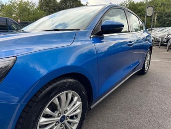FORD FOCUS 1.0T EcoBoost Titanium Hatchback 5dr Petrol Auto Euro 6 (s/s) (1