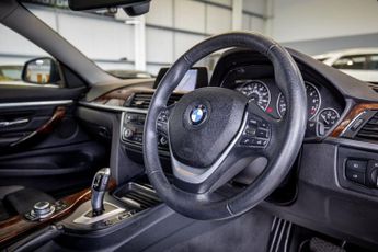 BMW 4 SERIES 2.0 420i Luxury Coupe 2dr Petrol Auto Euro 6 (s/s) (184 ps)