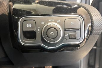 MERCEDES-BENZ CLA 1.3 CLA200 AMG Line Coupe 4dr Petrol 7G-DCT Euro 6 (s/s) (163 ps