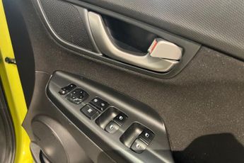 HYUNDAI KONA 1.0 T-GDi Blue Drive Premium SUV 5dr Petrol Manual Euro 6 (s/s) 