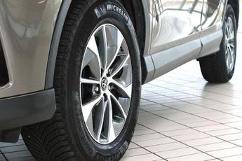 TOYOTA RAV4 2.5 VVT-h Icon SUV 5dr Petrol Hybrid CVT Euro 6 (s/s) (197 ps)