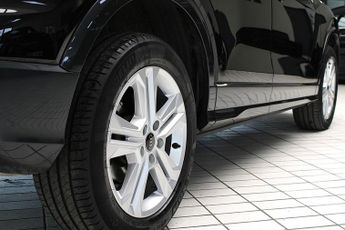 AUDI Q2 1.5 TFSI CoD 35 Sport SUV 5dr Petrol S Tronic Euro 6 (s/s) (150 