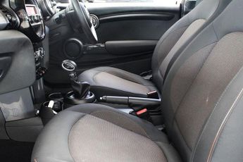 MINI HATCH 1.5 Cooper Hatchback 3dr Petrol Steptronic Euro 6 (s/s) (136 ps)