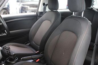 MINI HATCH 1.5 Cooper Hatchback 3dr Petrol Steptronic Euro 6 (s/s) (136 ps)