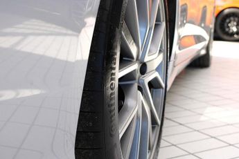 AUDI A6 AVANT 2.0 TDI 40 Black Edition Estate 5dr Diesel S Tronic quattro Euro