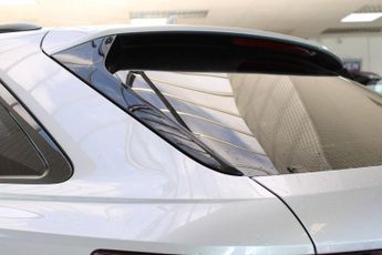 AUDI A6 AVANT 2.0 TDI 40 Black Edition Estate 5dr Diesel S Tronic quattro Euro