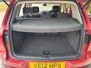 VOLKSWAGEN TIGUAN 2.0 TDI BlueMotion Tech SE SUV 5dr Diesel Manual 2WD Euro 5 (s/s