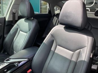 HYUNDAI I40 1.7 CRDi Blue Drive Premium Saloon 4dr Diesel DCT Euro 6 (s/s) (