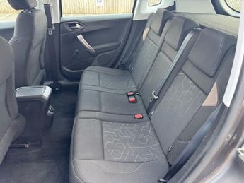 PEUGEOT 2008 1.6 e-HDi Active SUV 5dr Diesel EGC Euro 5 (s/s) (92 ps)