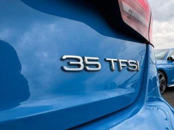 AUDI A4 2.0 TFSI 35 Black Edition Saloon 4dr Petrol S Tronic Euro 6 (s/s