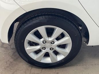 HYUNDAI I20 1.4 Active Hatchback 5dr Petrol Auto Euro 5 (100 ps)