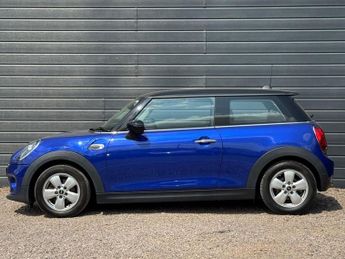 MINI HATCH 1.5 Cooper Classic Hatchback 3dr Petrol Steptronic Euro 6 (s/s)