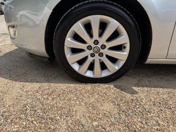 VAUXHALL ASTRA 1.6 16v SE Hatchback 5dr Petrol Auto Euro 5 (115 ps)