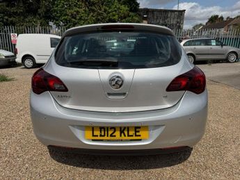 VAUXHALL ASTRA 1.6 16v SE Hatchback 5dr Petrol Auto Euro 5 (115 ps)