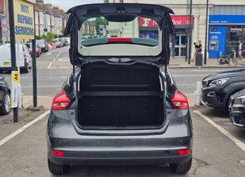 FORD FOCUS AUTOMATIC 1.6 Zetec Hatchback 5dr Petrol Powershift Euro 6 (125 