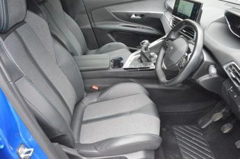 PEUGEOT 3008 1.5 BlueHDi Allure Premium SUV 5dr Diesel Manual Euro 6 (s/s) (1