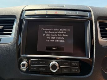 VOLKSWAGEN TOUAREG 3.0 TDI V6 BlueMotion Tech R-Line Plus SUV 5dr Diesel Tiptronic 