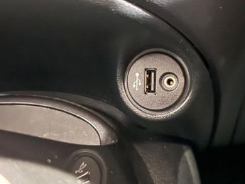 NISSAN JUKE 1.5 dCi N-Connecta SUV 5dr Diesel Manual Euro 6 (s/s) (110 ps)