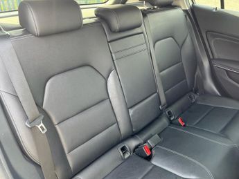 MERCEDES-BENZ GLA 2.1 GLA220d Sport (Executive) SUV 5dr Diesel 7G-DCT 4MATIC Euro 