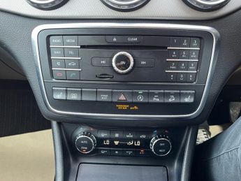 MERCEDES-BENZ GLA 2.1 GLA220d Sport (Executive) SUV 5dr Diesel 7G-DCT 4MATIC Euro 