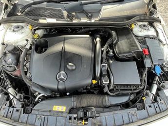 MERCEDES-BENZ GLA 2.1 GLA220d Sport (Executive) SUV 5dr Diesel 7G-DCT 4MATIC Euro 