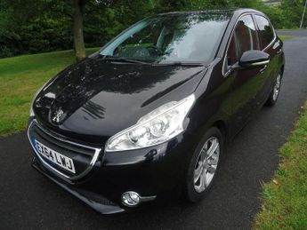 Peugeot 208 1.2 VTi PureTech Allure Hatchback 5dr Petrol Manual Euro 5 (82 p
