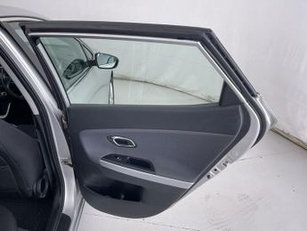 KIA CEED 1.6 CRDi 2 Hatchback 5dr Diesel Auto Euro 5 (126 bhp)