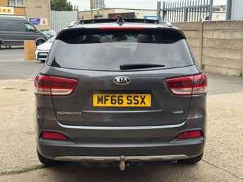 KIA SORENTO 2.2 CRDi KX-4 SUV 5dr Diesel Auto AWD Euro 6 (197 bhp)
