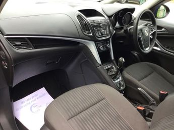 VAUXHALL ZAFIRA TOURER 1.4i Turbo Exclusiv MPV 5dr Petrol Manual Euro 6 (140 ps)