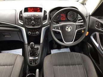 VAUXHALL ZAFIRA TOURER 1.4i Turbo Exclusiv MPV 5dr Petrol Manual Euro 6 (140 ps)