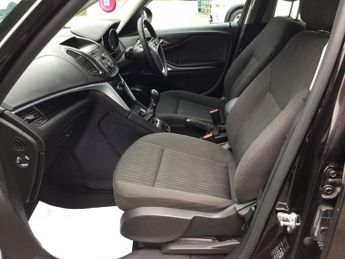 VAUXHALL ZAFIRA TOURER 1.4i Turbo Exclusiv MPV 5dr Petrol Manual Euro 6 (140 ps)