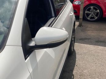 VOLKSWAGEN GOLF 2.0 TSI GTI Hatchback 5dr Petrol Manual Euro 5 (210 ps)