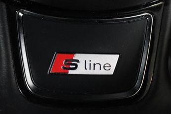 AUDI A1 1.4 TFSI Black Edition Hatchback 3dr Petrol S Tronic Euro 5 (185