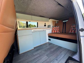 VOLKSWAGEN TRANSPORTER 2.0 Transporter T30 Highline LWB TDI Semi-Auto Campervan
