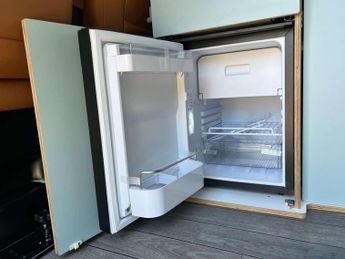 VOLKSWAGEN TRANSPORTER 2.0 Transporter T30 Highline LWB TDI Semi-Auto Campervan